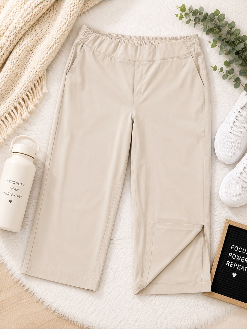 Old Navy Wide Leg Pants in Light Beige